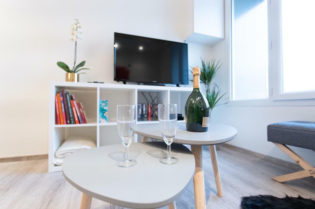 Appartement Au Pied De La Cathedrale Ρενς Εξωτερικό φωτογραφία